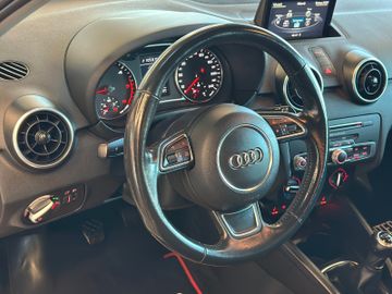 Audi A1 Sportback basis *Klima*SHZ*PDC*EURO 6*CD*