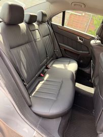 Mercedes E 200 - 11