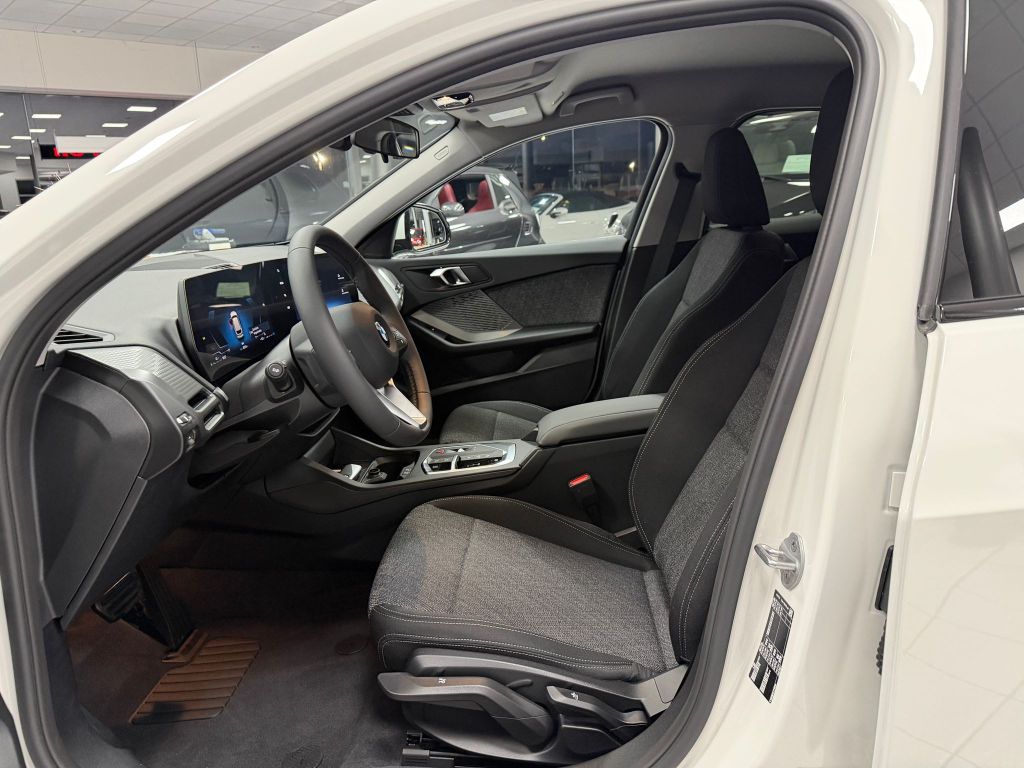 BMW 116 i LED*NAV*KAM*SHZ*TEMP*SPURW*KLIMA*DRIVING*