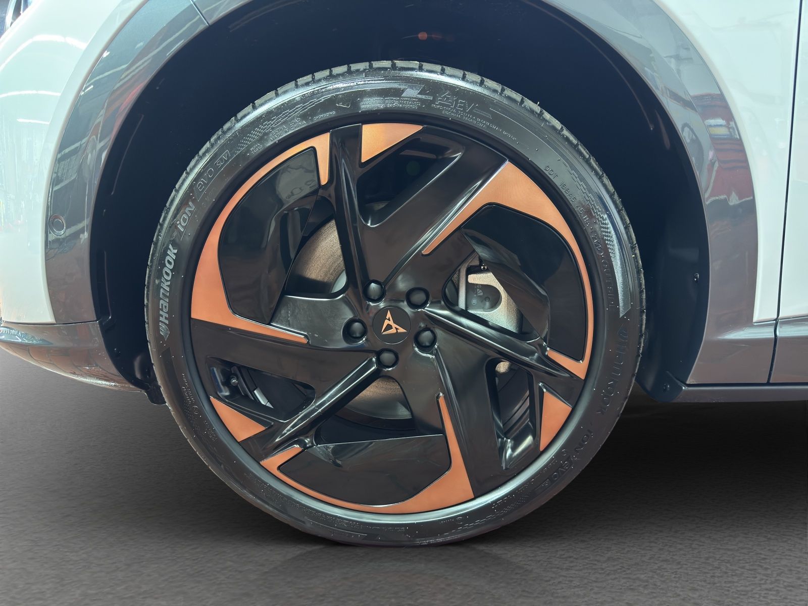 Cupra Tavascan - Bild 14