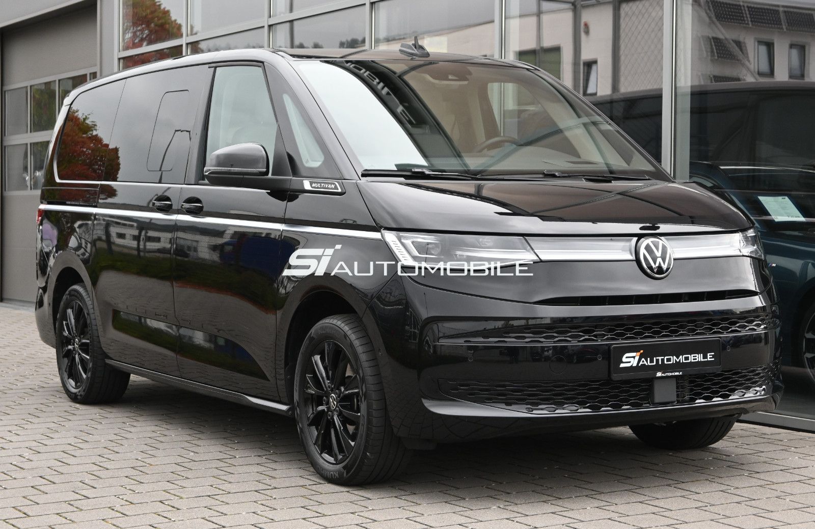 Fahrzeugabbildung Volkswagen T7 Multivan 2.0 TDI DSG LÜ Lang Style °DCC°AHK°