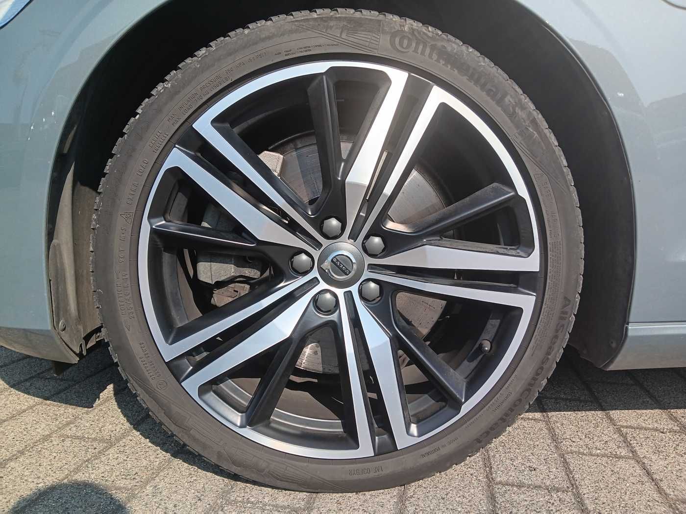 Fahrzeugabbildung Volvo V60 T8 Recharge AWD R-Design 'HEAD-UP Disyplay