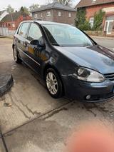 Volkswagen Golf 5 tüv neu Scheibe vorne kleiner Riss - : Kleine