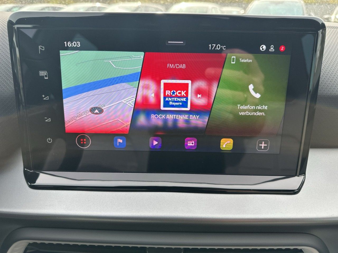 Fahrzeugabbildung SEAT Arona FR 1.0 TSI 85 kW - mit KI generiert/bearbeitet