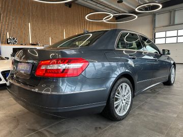 MYAUTOCENTER – Gebraucht- und Jahreswagen mit Werkstattservice in Pfaffenhofen Mercedes-Benz E 220 CDI Limousine BlueEfficiency *2. Hand*SHZ*