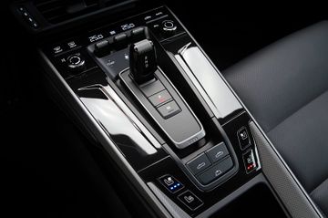 Porsche 992.2 S Cabrio*Sportab.,Chrono,ACC,BOSE,14-Wege*