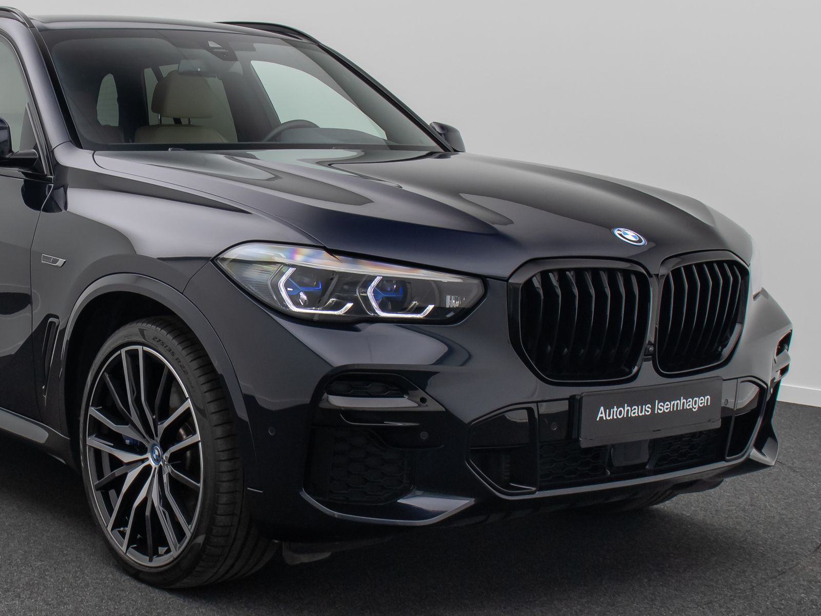 Fahrzeugabbildung BMW X5 xD45e M Sport 360°Laser HUD DAB HiFi AHK 22"