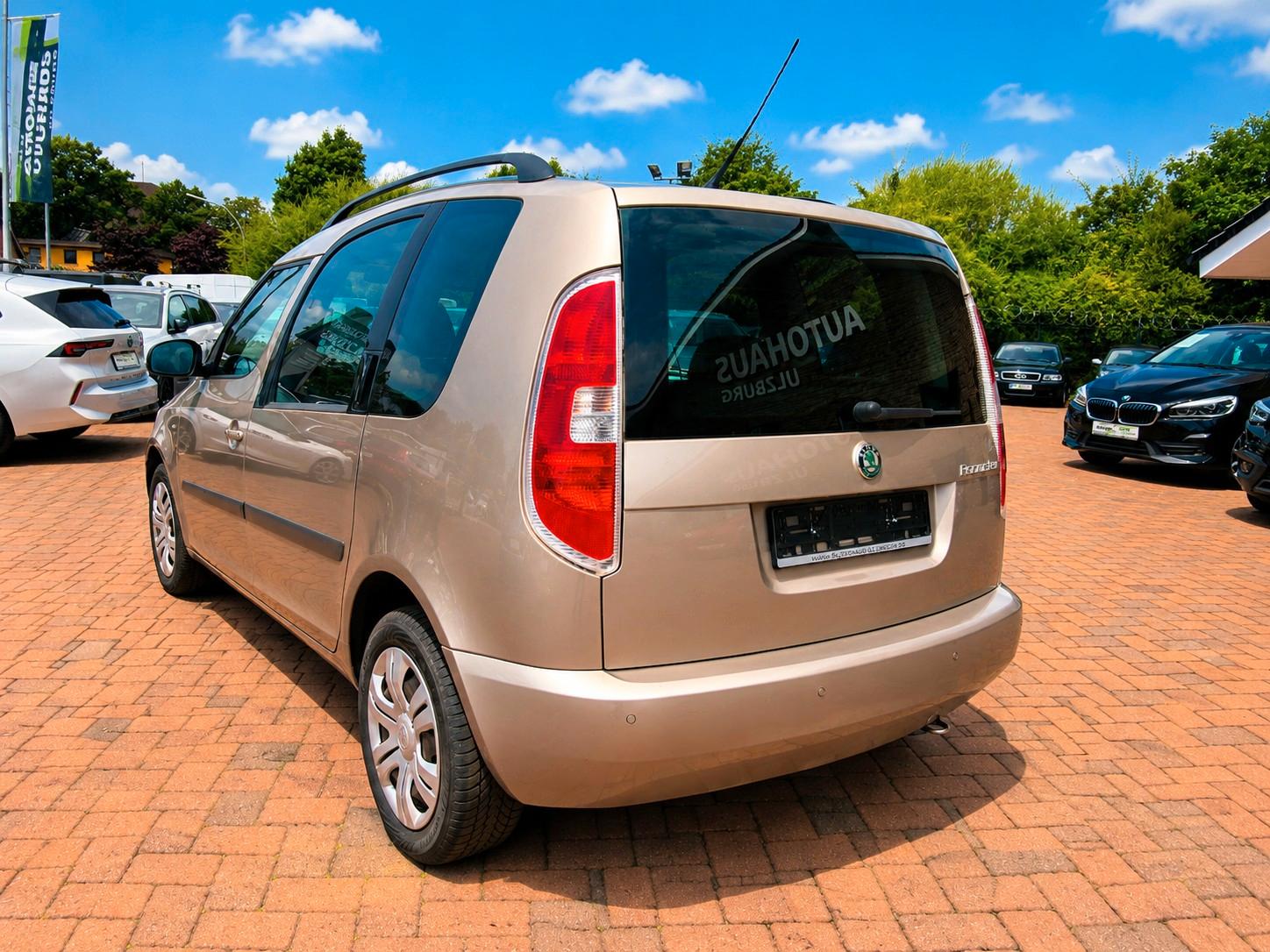Skoda Roomster 2011 — photo 9
