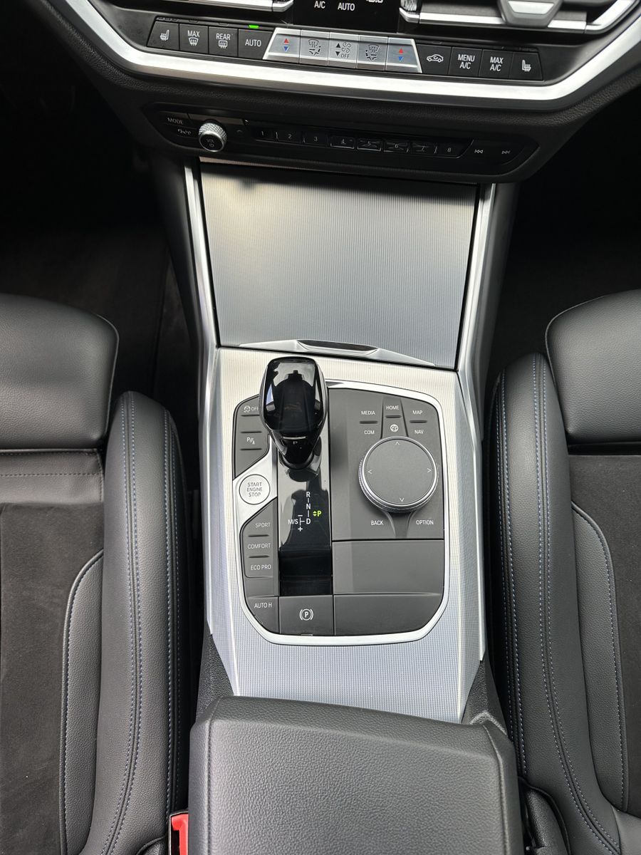Fahrzeugabbildung BMW M340d Touring xDrive NAV+LASER+ACC+HEAD-UP+19ZO