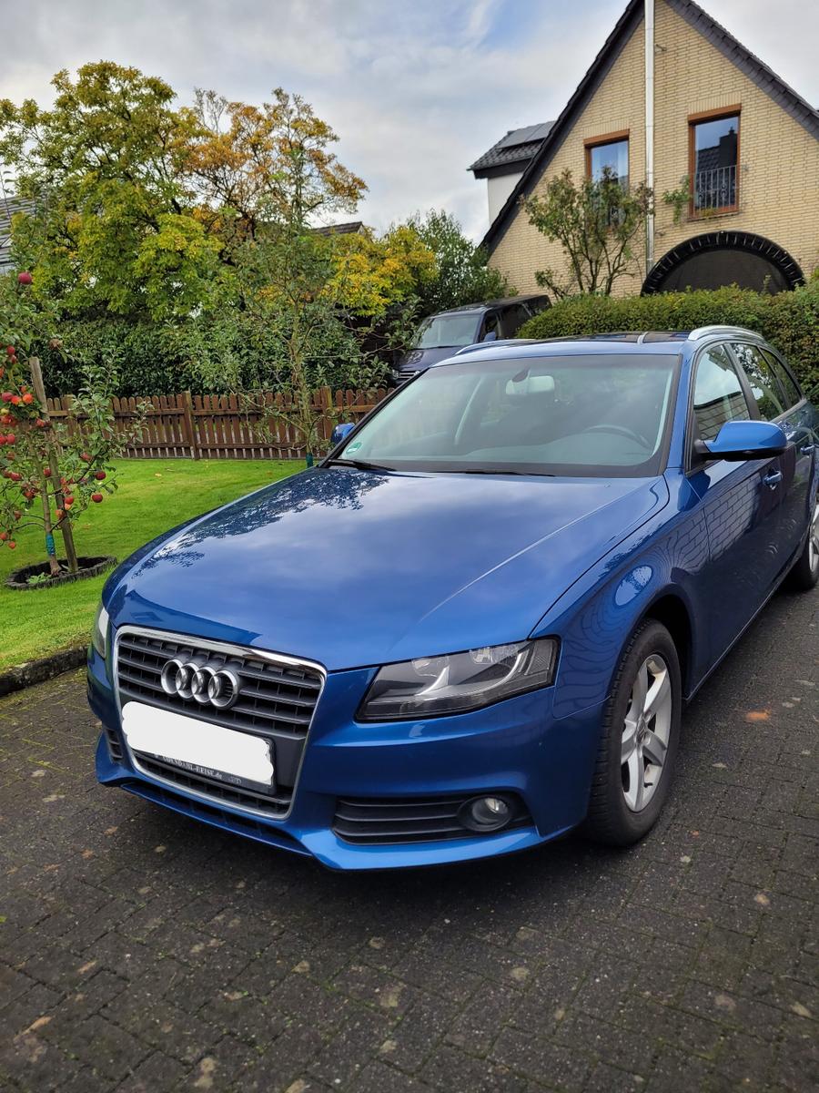 Audi A4 2011 — rear view