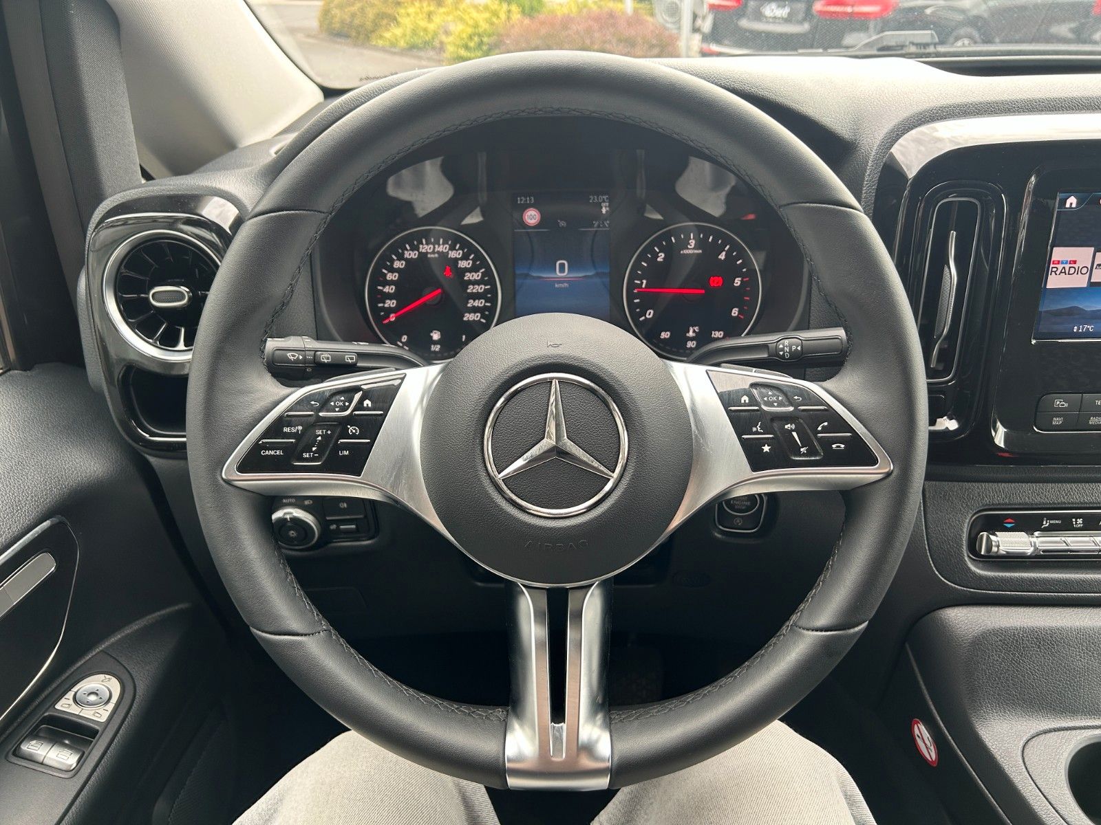 Fahrzeugabbildung Mercedes-Benz Vito 116 CDI Tourer Select 9G AHK2,5to LED