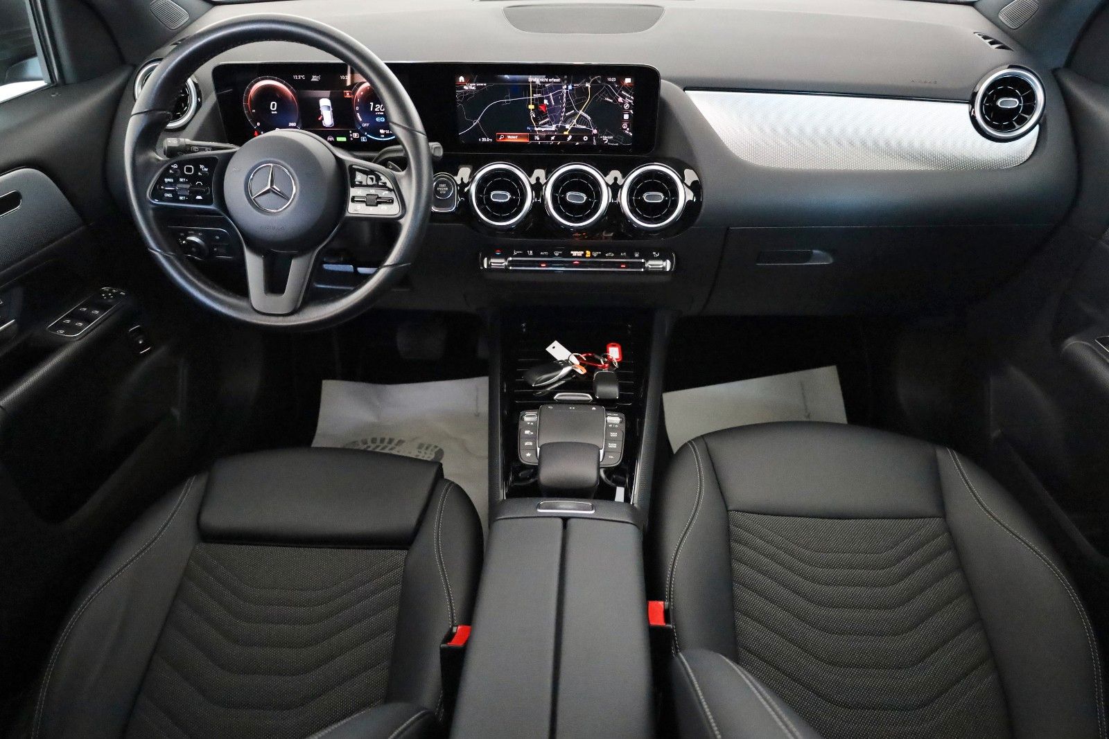 Fahrzeugabbildung Mercedes-Benz GLA 250 e, Style,T.Leder,Navi,LED,SH,Kamera,ACC