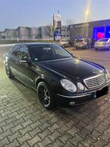 Mercedes-Benz Mercedes W211 E240 neuen TüV wenig KM - gebrauchte Mercedes-Benz E 240 aus dem Jahr 2002
