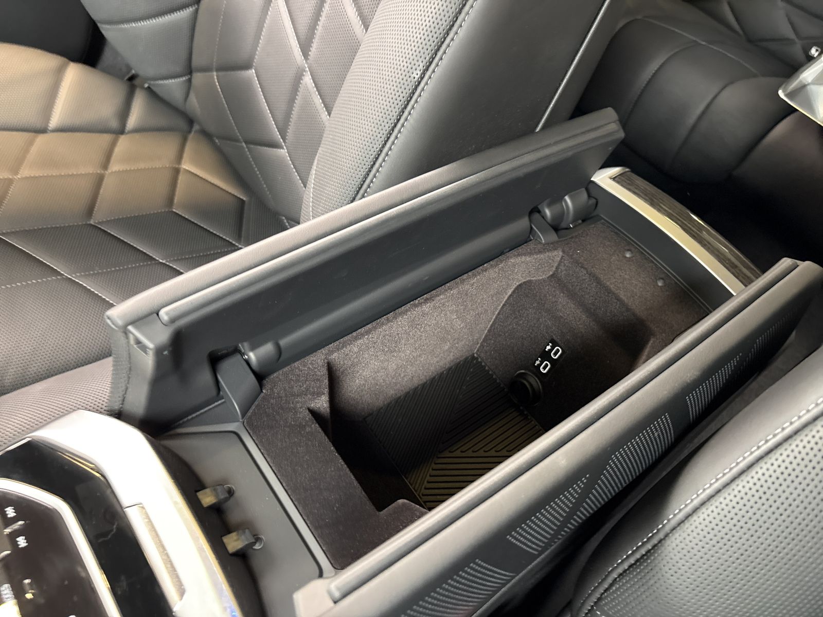 BMW M760 - Bild 33
