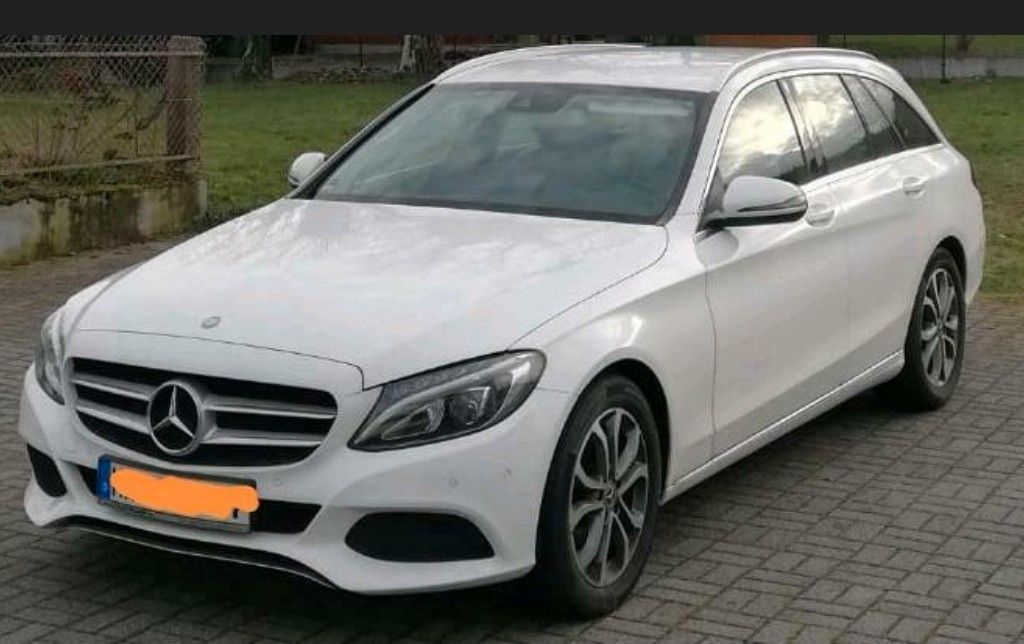 MERCEDES-BENZ C 220 d T -