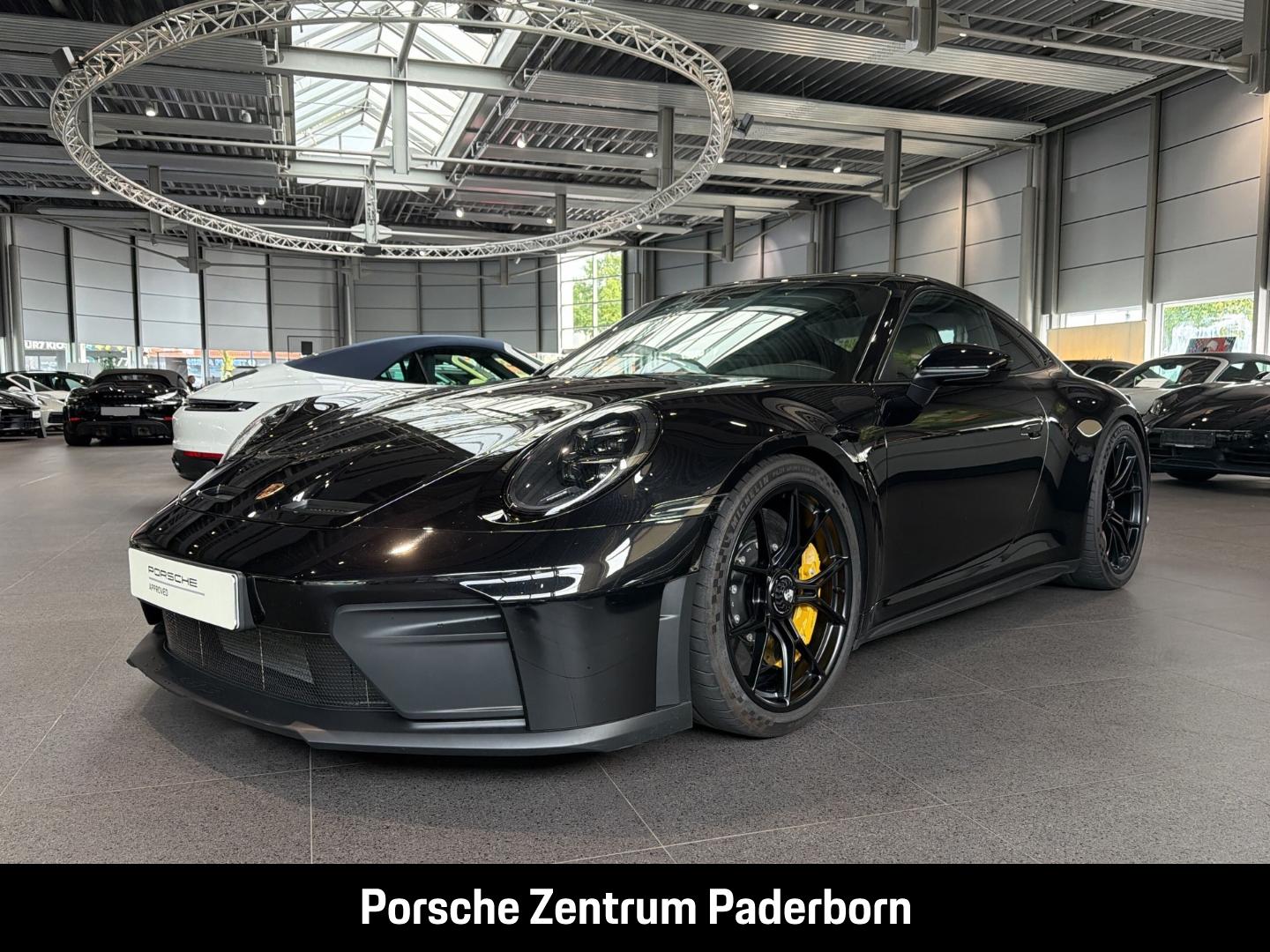 Porsche 992 911 GT3 mit Touring-Paket PCCB Liftsystem VA