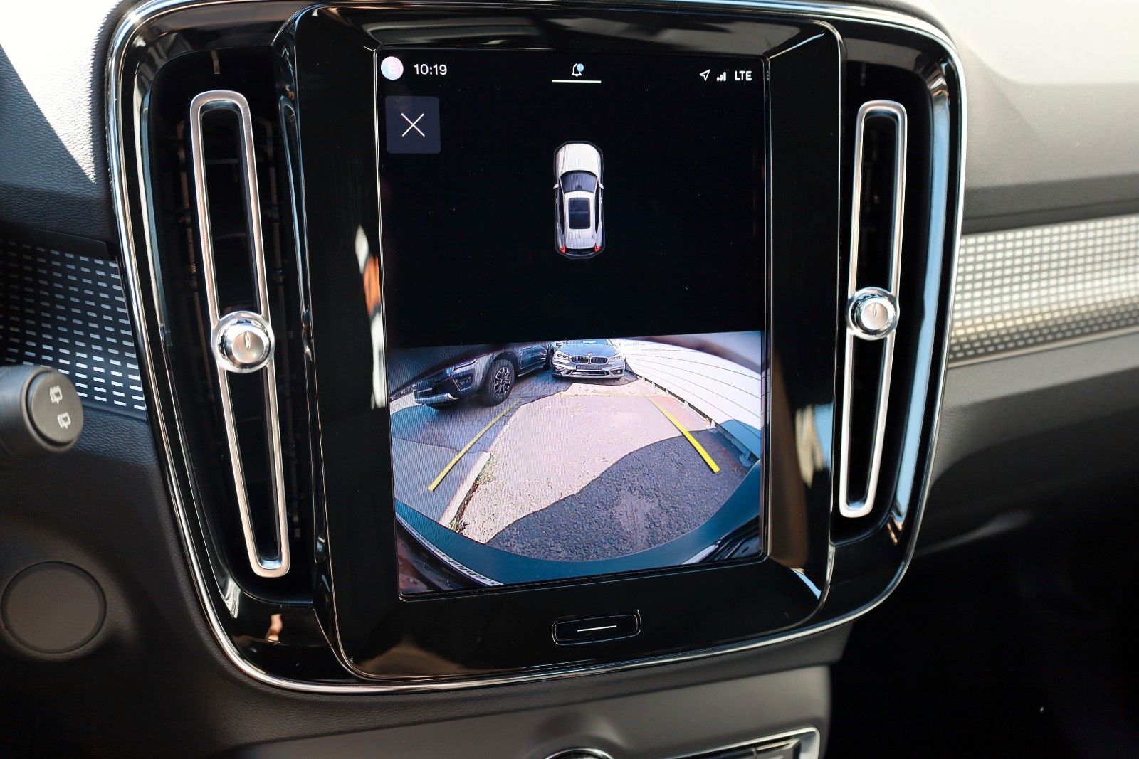 Fahrzeugabbildung Volvo XC40 Plus Recharge,Navi,LED,SH,Kamera,ACC,
