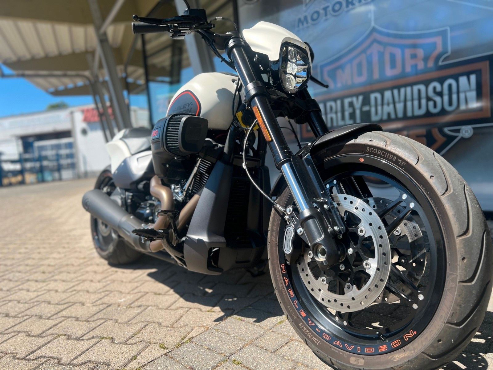 Fahrzeugabbildung Harley-Davidson FXDR 114 - Top Gepflegt - Neuwertig - Kesstech