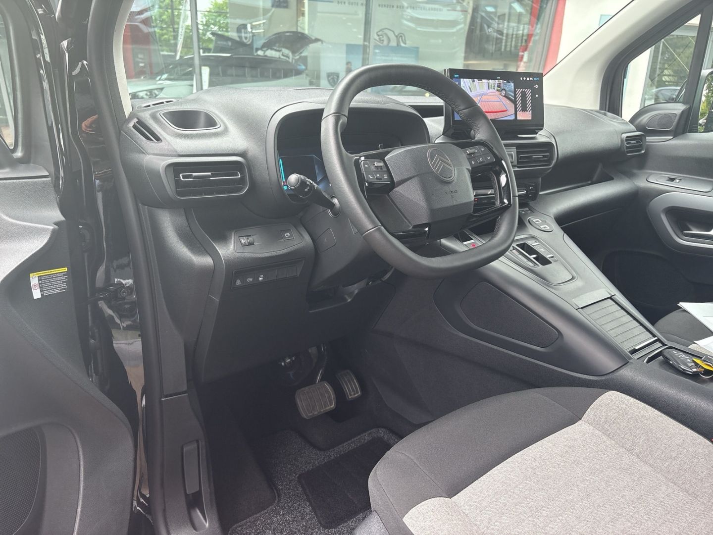 Fahrzeugabbildung Citroën Berlingo XL BlueHDi 130 EAT8 S&S Max Navi CarPla