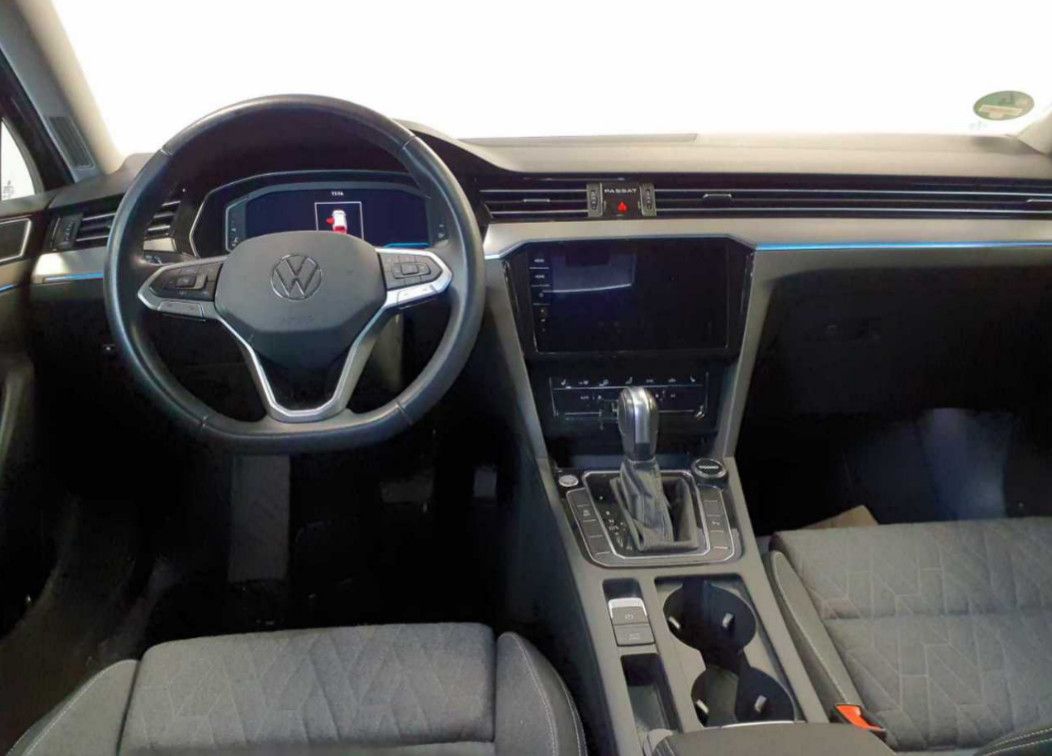 Fahrzeugabbildung Volkswagen Passat V 2.0d DSG Business LED/ACC/VIRTU/MASS/8F