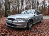 Opel Vectra 2.2 16v Service/TÜV Neu - Opel Vectra aus 2001: 2.2