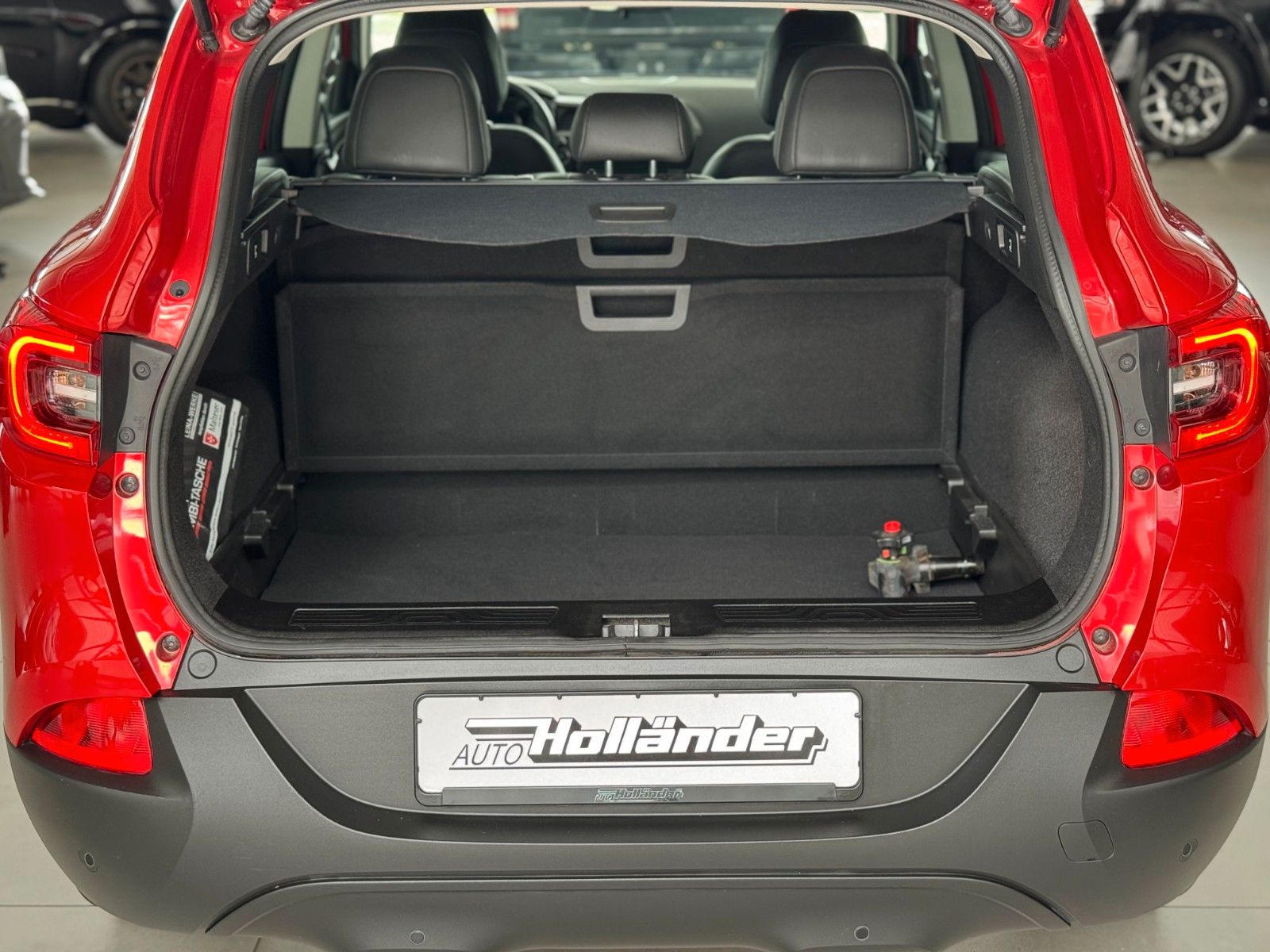 Fahrzeugabbildung Renault Kadjar 1.3 TCe 140 Limited "AHK Kamera DeLuxe"