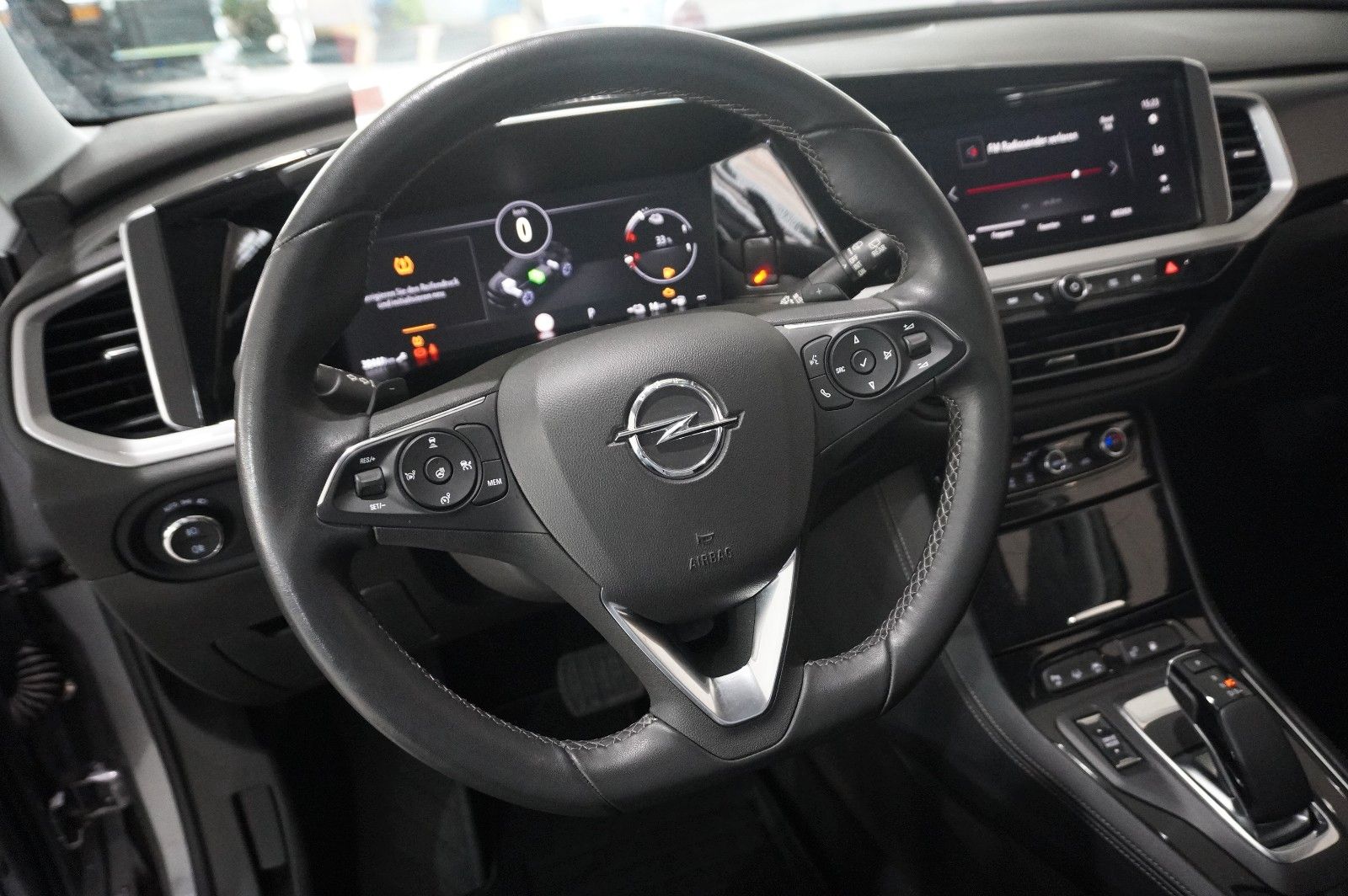 Fahrzeugabbildung Opel Grandland (X) ULTIMATE 4HYBRID NAVI/LED/SPORT/SH
