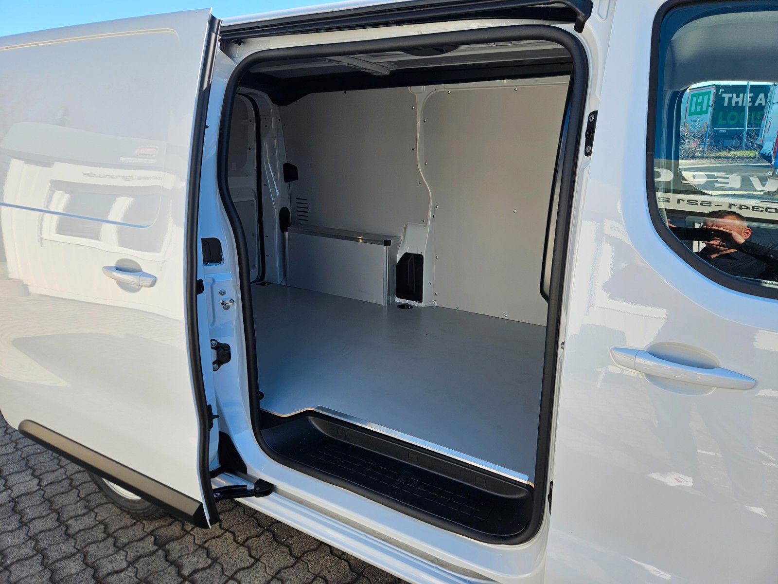 Fahrzeugabbildung Fiat Scudo Kastenwagen L2 145 PS/Worksite Paket
