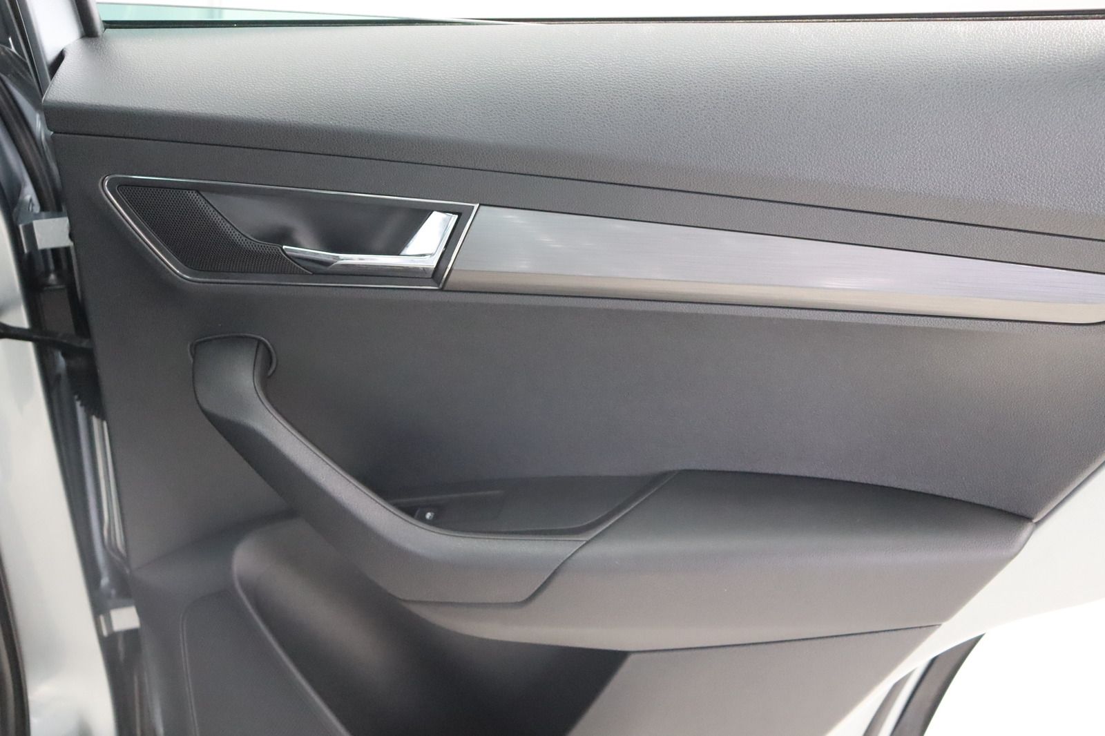 Fahrzeugabbildung SKODA Karoq 4x4 Memory * Navi * DSG * LED * AHK