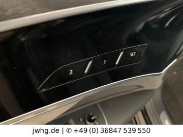 Audi A8 - 12