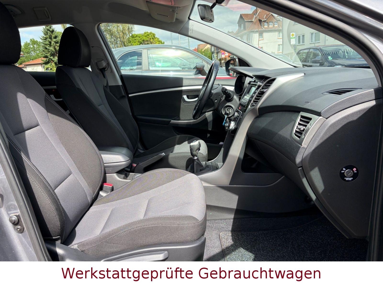 Hyundai i30 2013 — photo 16