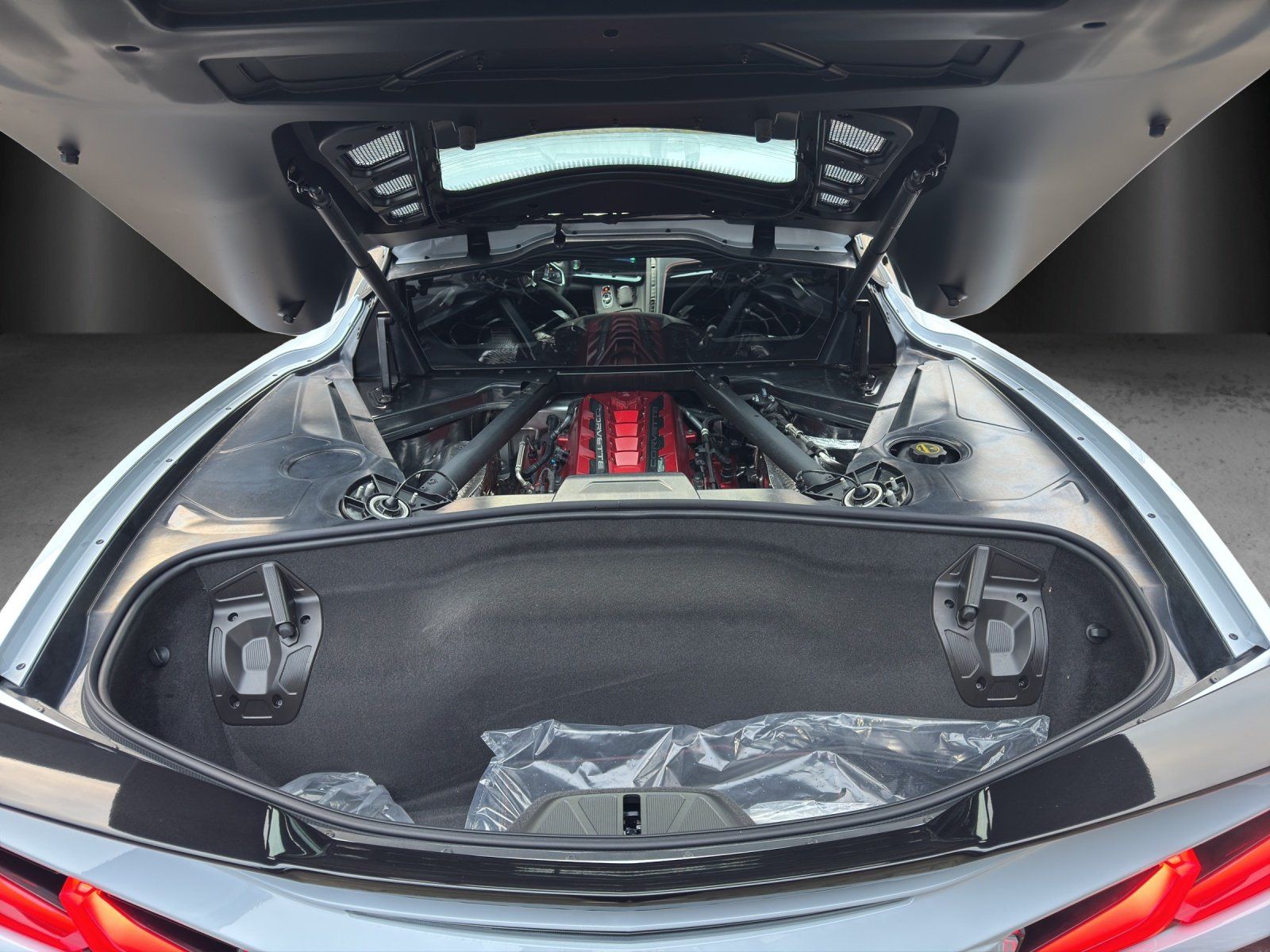 Fahrzeugabbildung Corvette C8 Coupe 3LT MY 2024 MAGNETIC/FRONT LIFT/EU-MODE