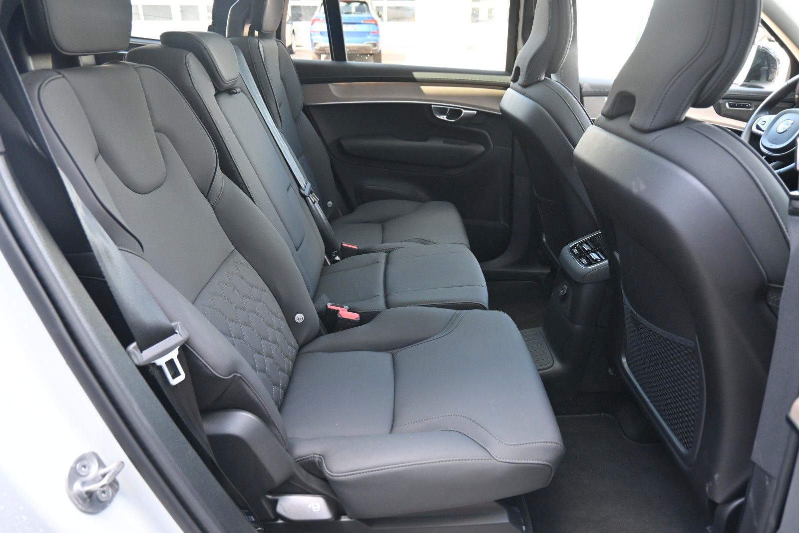 Fahrzeugabbildung Volvo XC90 T8 AWD Plus Dark*PANO*360°*HuD*H&K*ACC