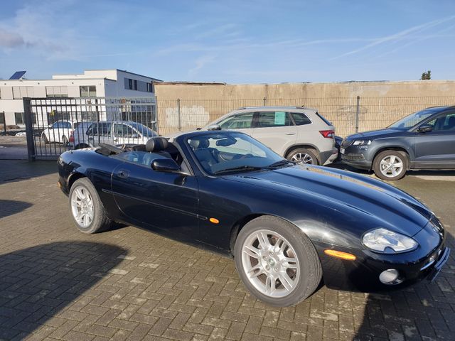 Jaguar XK8 4.0,LEDER,KLIMA,GUTACHTEN 20000 EURO,ALU