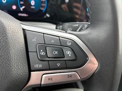 Fahrzeugabbildung Volkswagen Golf VIII Variant Life Navi Sitzh LED ACC AHK