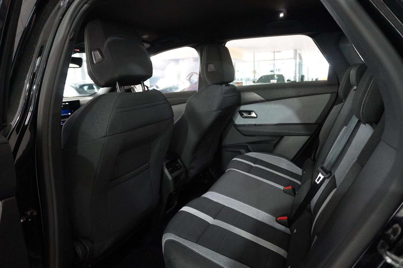 Fahrzeugabbildung Opel Grandland 1.2 48V HYBRID NAVI/LED/KAMERA/DAB+