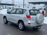 Toyota RAV 4 2.2 D-4D 4x4/KLIMA/1HAND/AHK/6GANG/ 153TKM - gebrauchte Toyota RAV 4 aus dem Jahr 2007