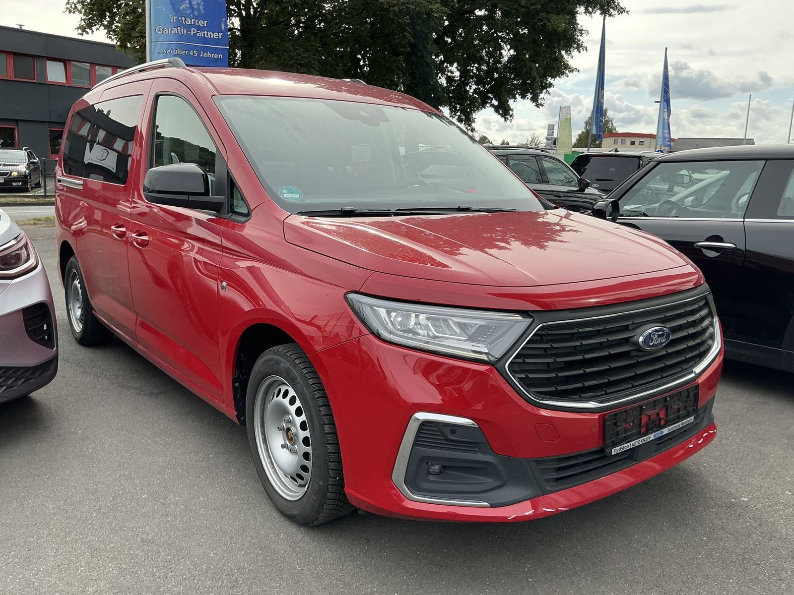 Ford Tourneo Connect Trend 7-Sitzer Navi RCam LED ACC