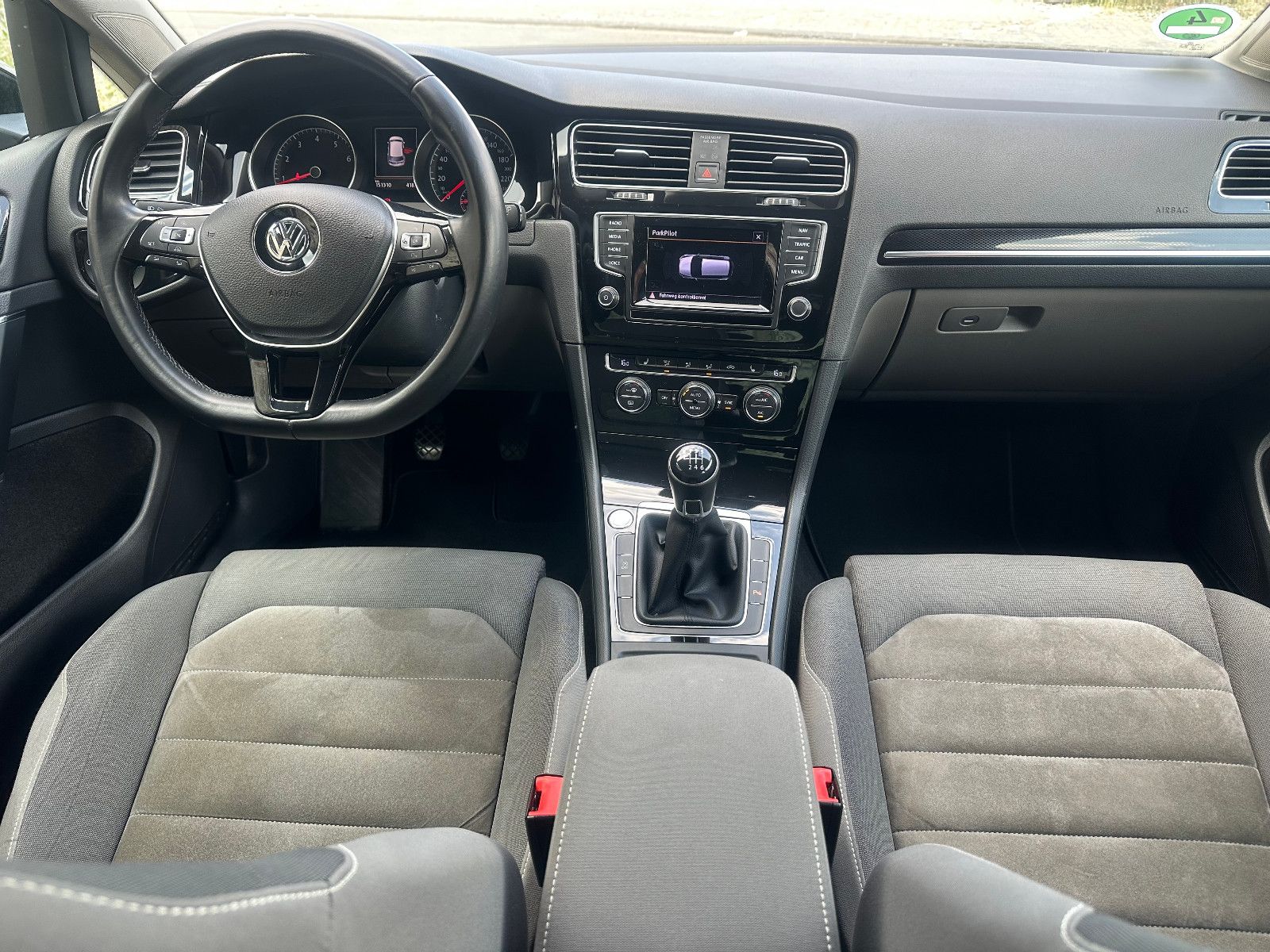 Fahrzeugabbildung Volkswagen GOLF VII R LINE+HIGHLINE BMT