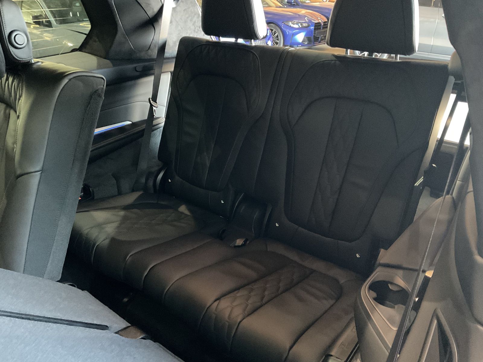 Fahrzeugeinzelansicht 14 Fahrzeugabbildung BMW X7 xDrive40d Sitzbelüftung, Panorama Glasdach, M