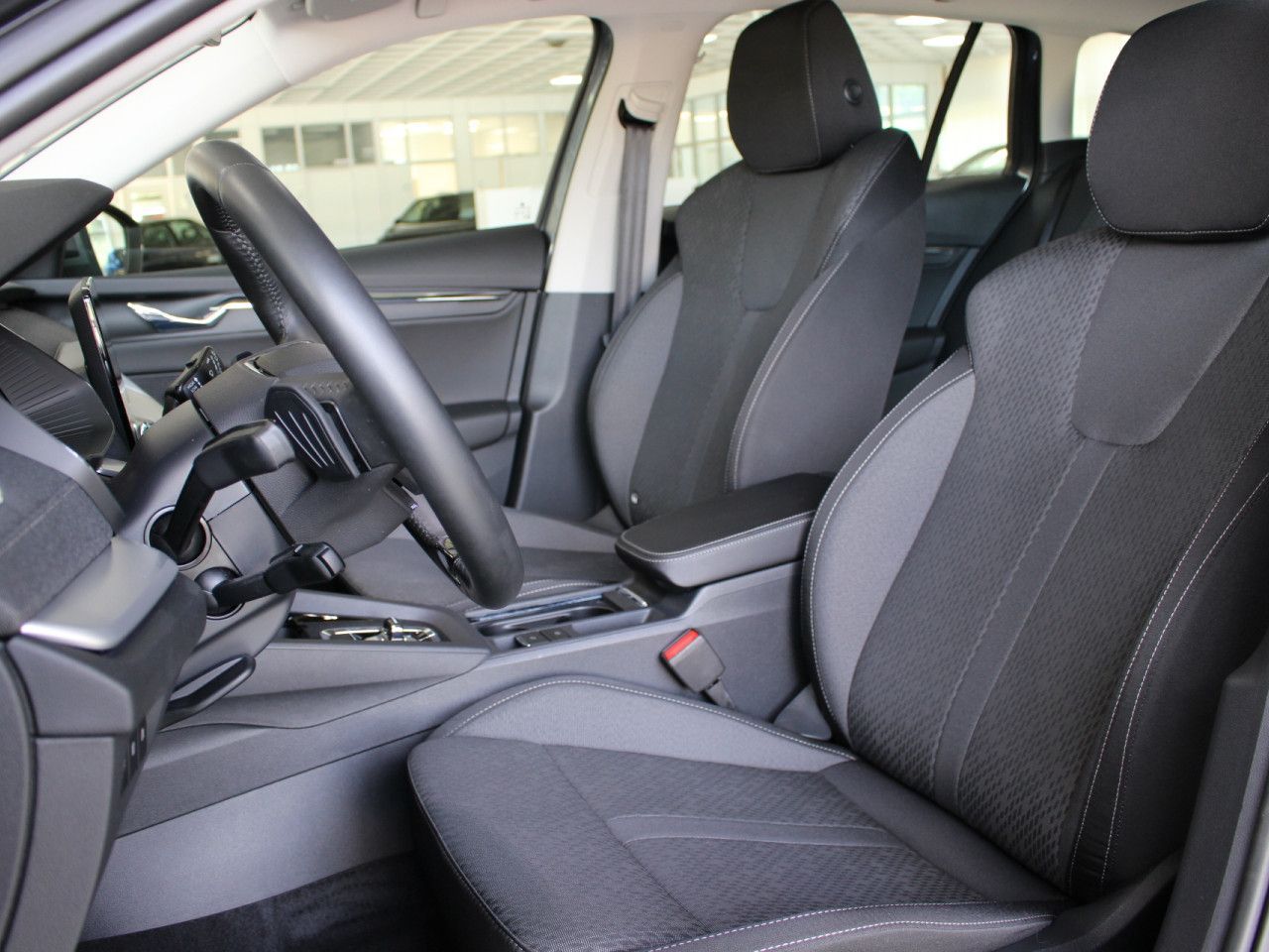 Fahrzeugabbildung SKODA Octavia Combi 1.5 TSI mHEV Style HUD/ACC/Navi