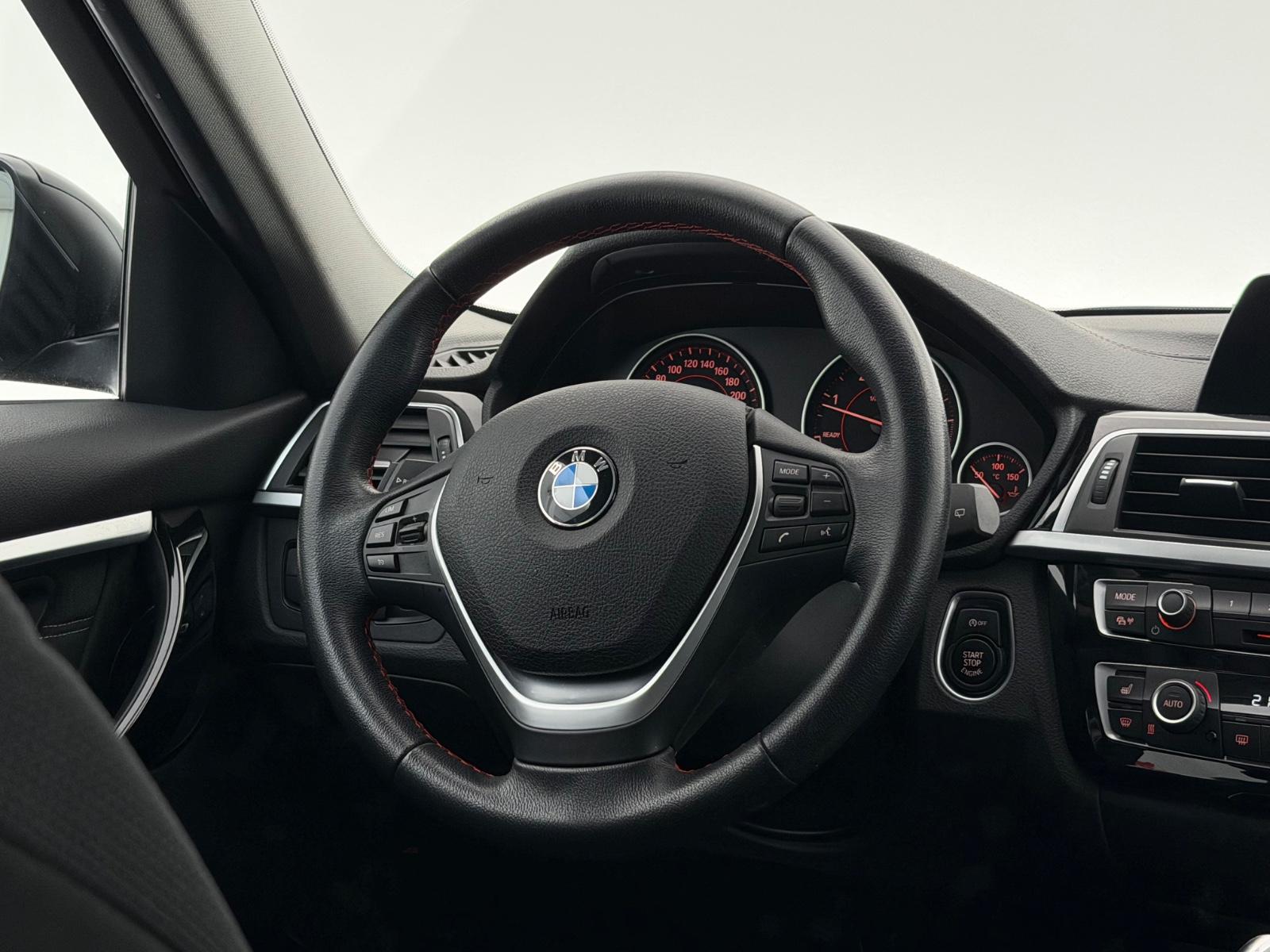 BMW 318d Touring*SPORT LINE*LED-PDC-SHZ-TEMP-CD-NAVI