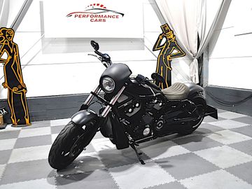 HARLEY DAVIDSON NIGHT ROD SPEZIAL AIR-RIDE MIT HECKUMBAU