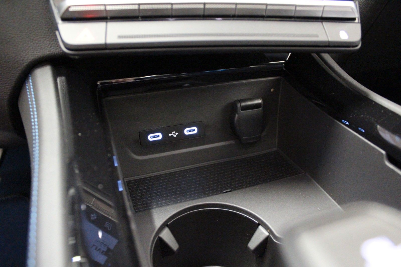 Fahrzeugabbildung Renault Rafale Hybrid E-Tech 4x4 300 PHEV Atelier Alpine
