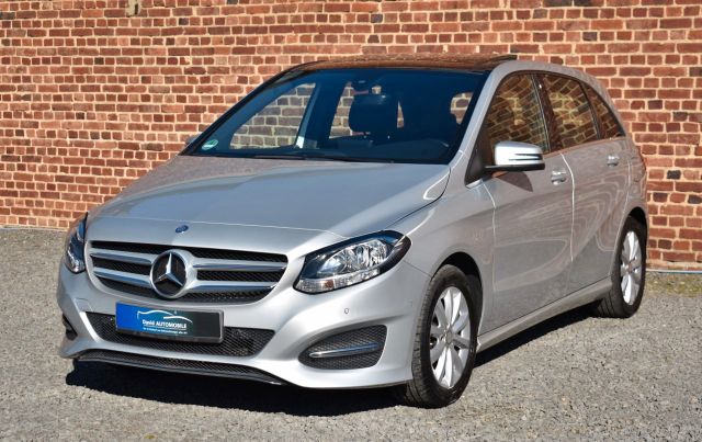 Mercedes-Benz B 180 CDI Autom.*NAVI*PANO*SITZHEIZ*TEMPOM*AHK