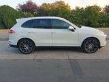 Porsche Cayenne Diesel -Service - Porsche: Service