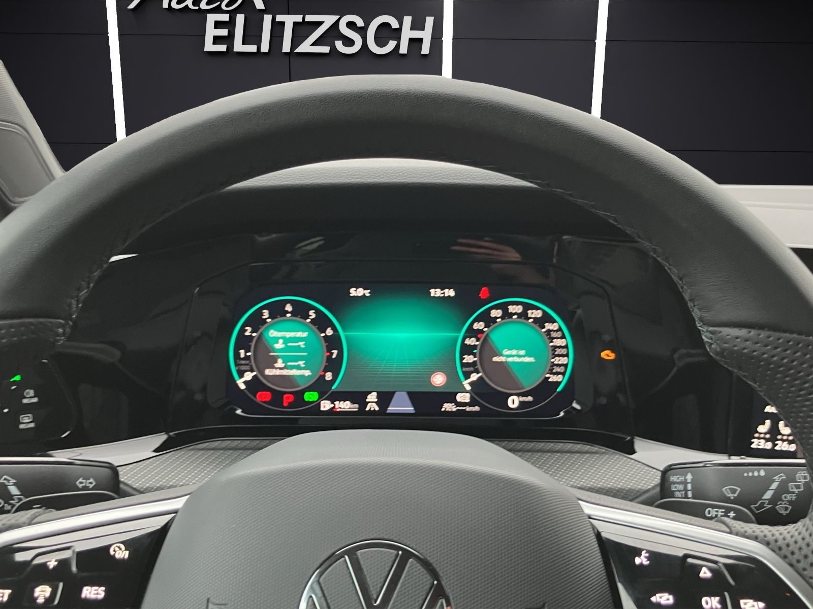 Fahrzeugabbildung Volkswagen Golf VIII 1.5 TSI R-Line DSG LED+ ACC RFK NAVI T
