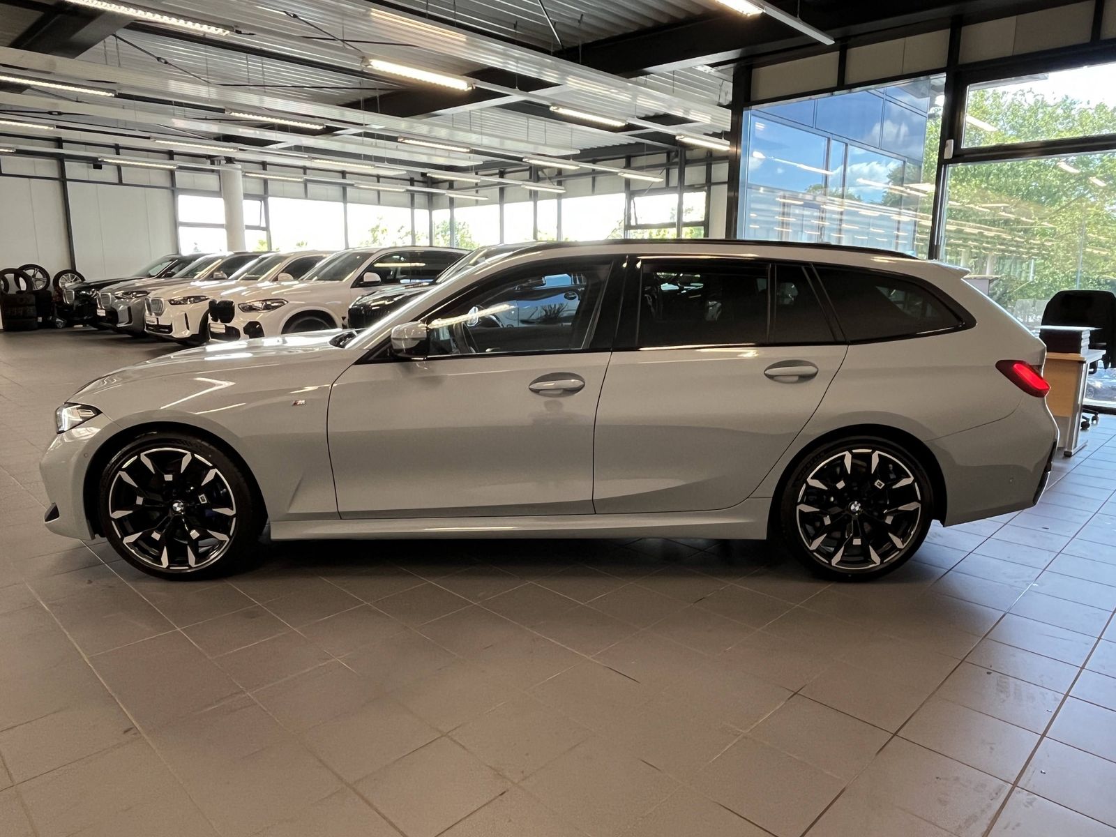 BMW 320 - Bild 2