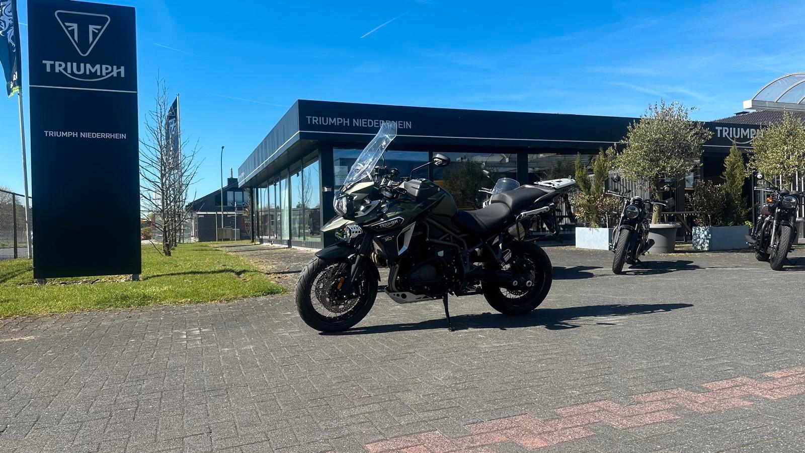 Triumph Explorer XCA