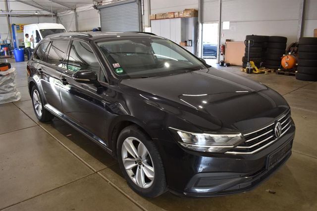 Volkswagen Passat Variant 2.0TDI DSG LED/Navi/12600netto